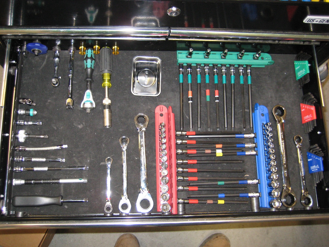 centerdrawer.jpg